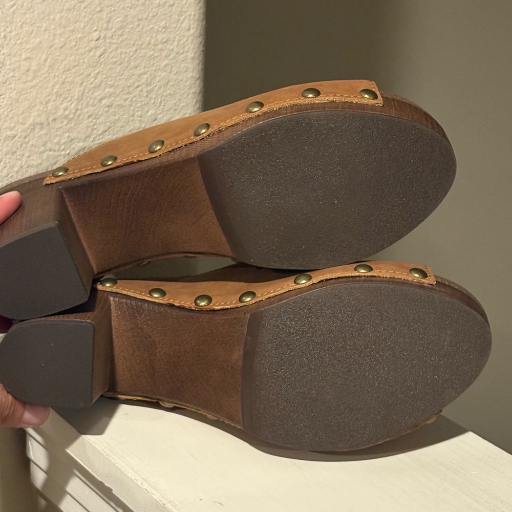 NEW- Sbicca Montrose Beige/Brown Studded Mule Clog Shoes Women’s Size 10 - Picture 8 of 10